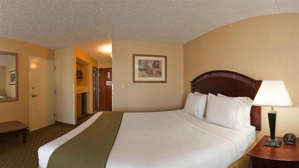 Holiday Inn Express Hotel & Suites Bentonville By Ihg מראה חיצוני תמונה